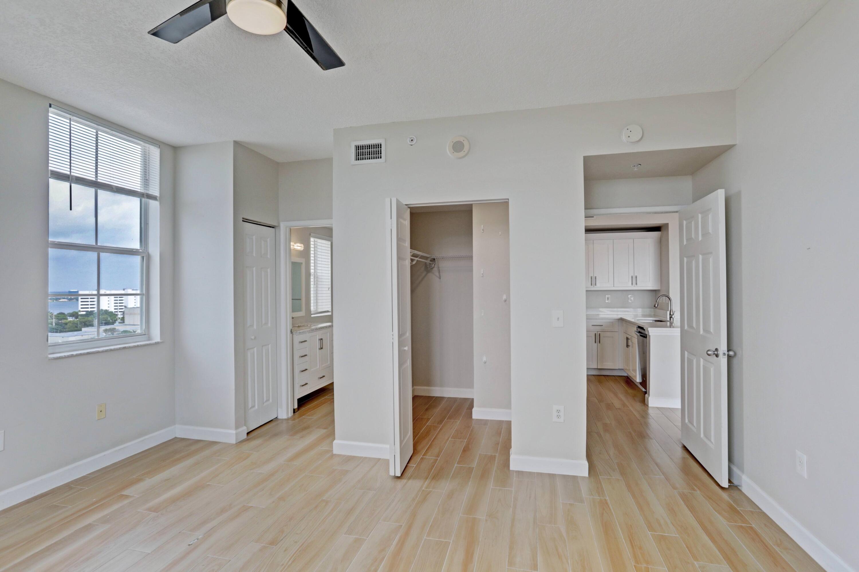 TOWER CONDO AT CITYPLACE - Residential