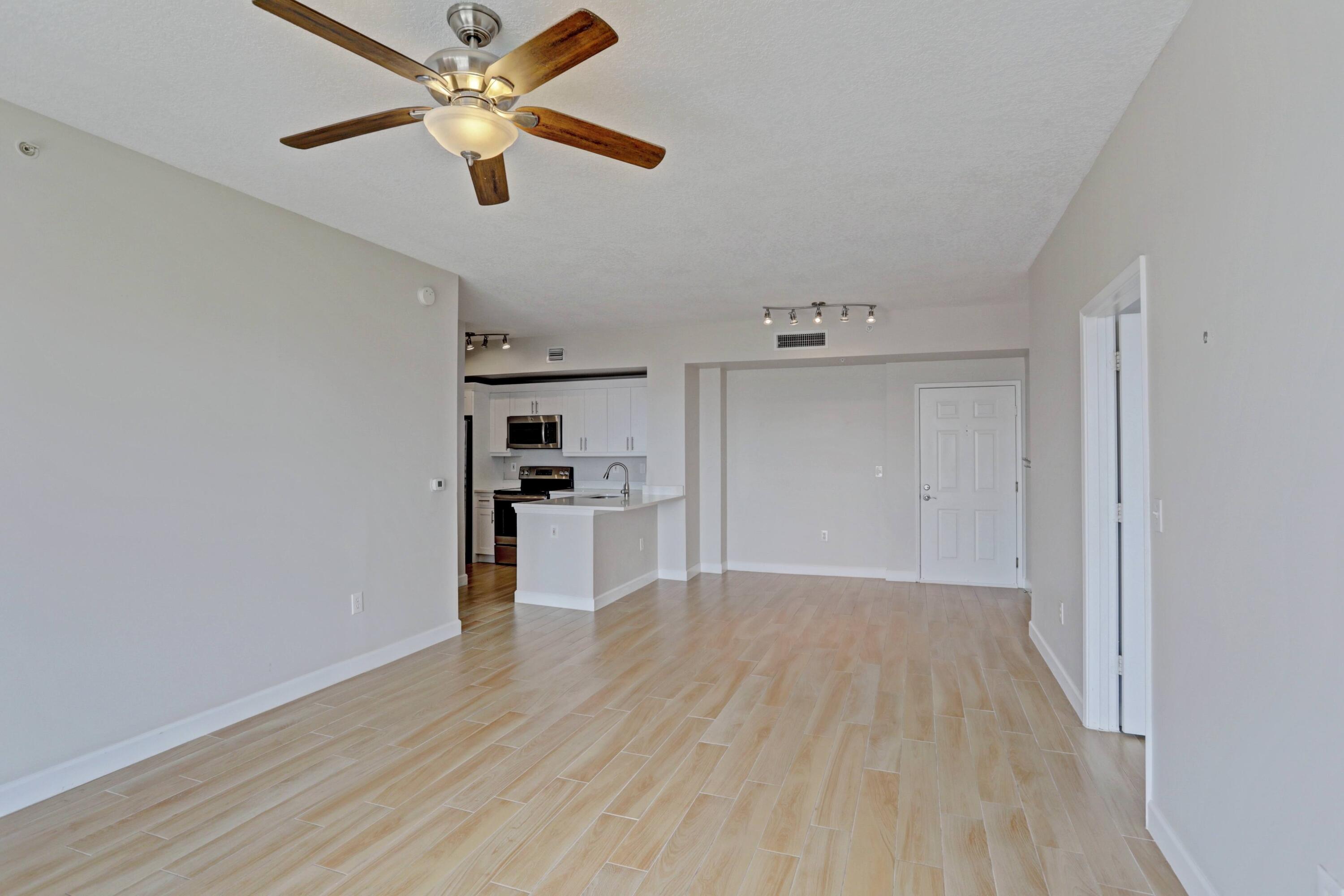 TOWER CONDO AT CITYPLACE - Residential