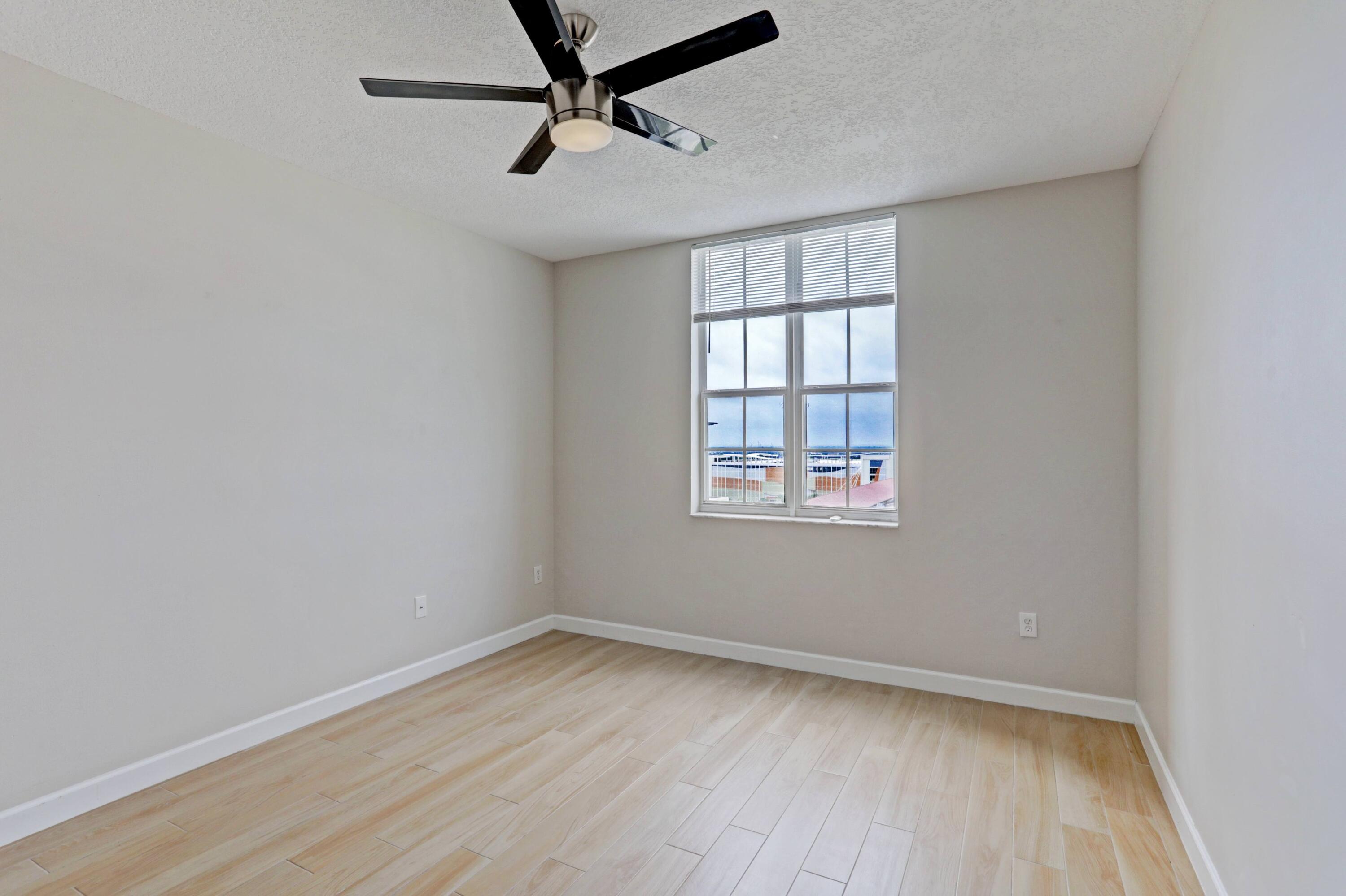 TOWER CONDO AT CITYPLACE - Residential