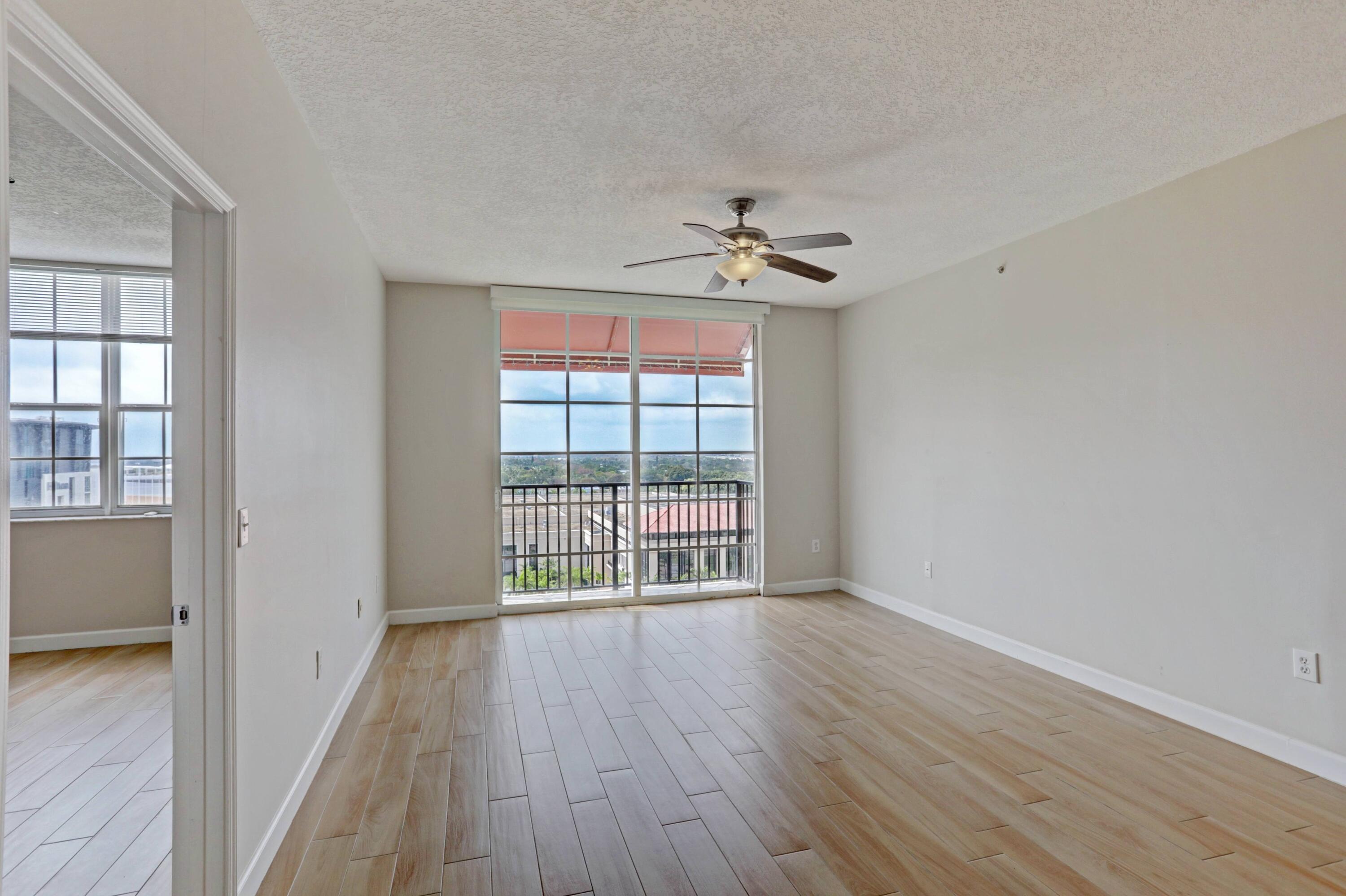 TOWER CONDO AT CITYPLACE - Residential