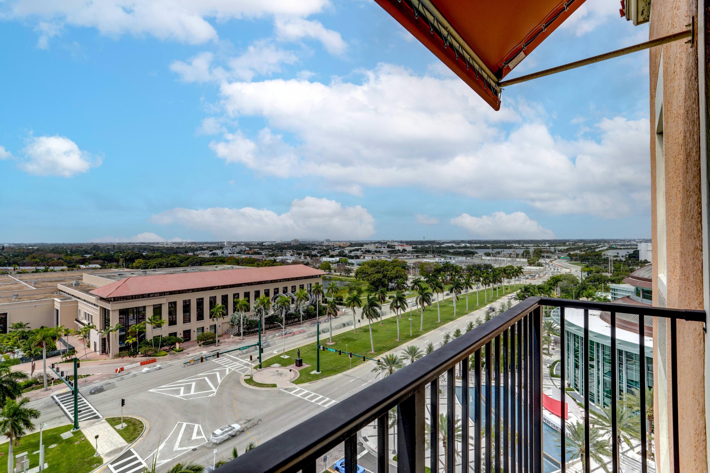 TOWER CONDO AT CITYPLACE - Residential