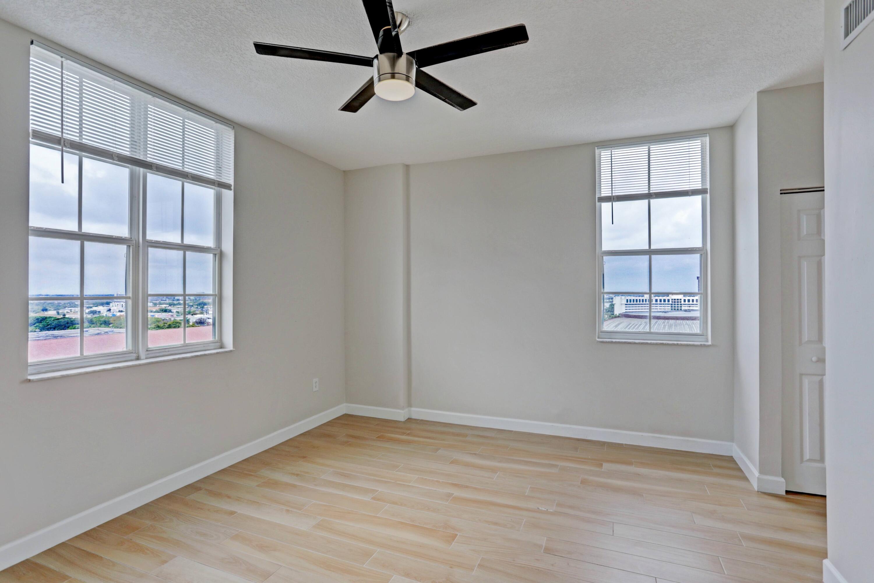 TOWER CONDO AT CITYPLACE - Residential