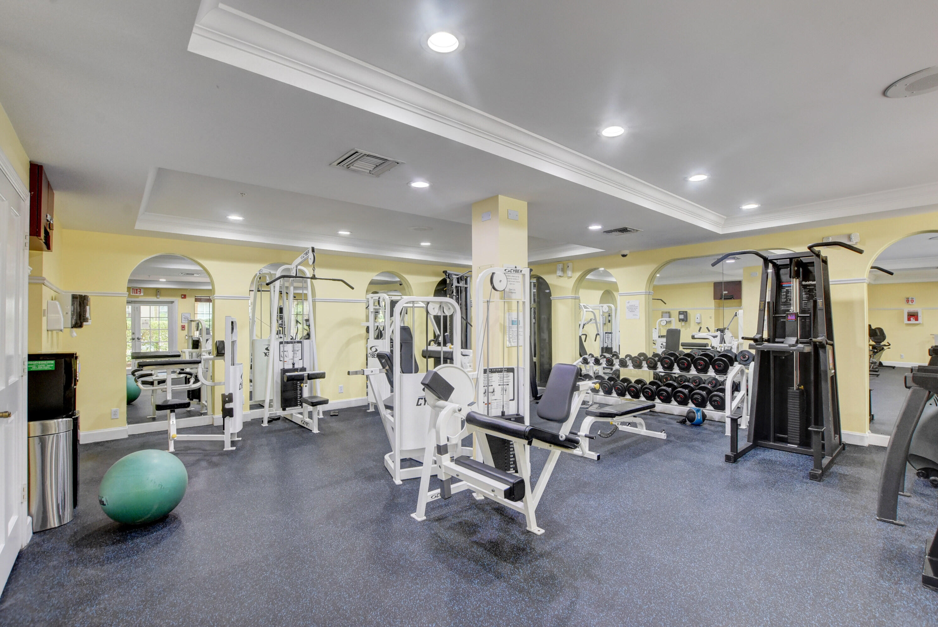 TOWER CONDO AT CITYPLACE - Residential