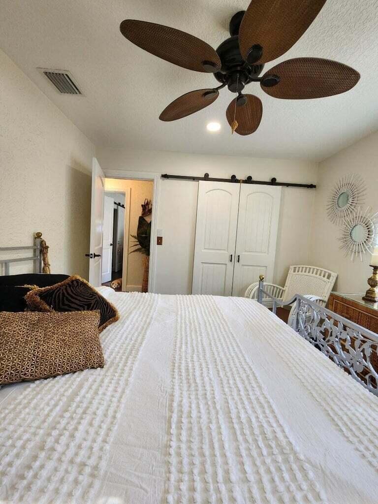 PALM BEACH SHORES - Residential Lease