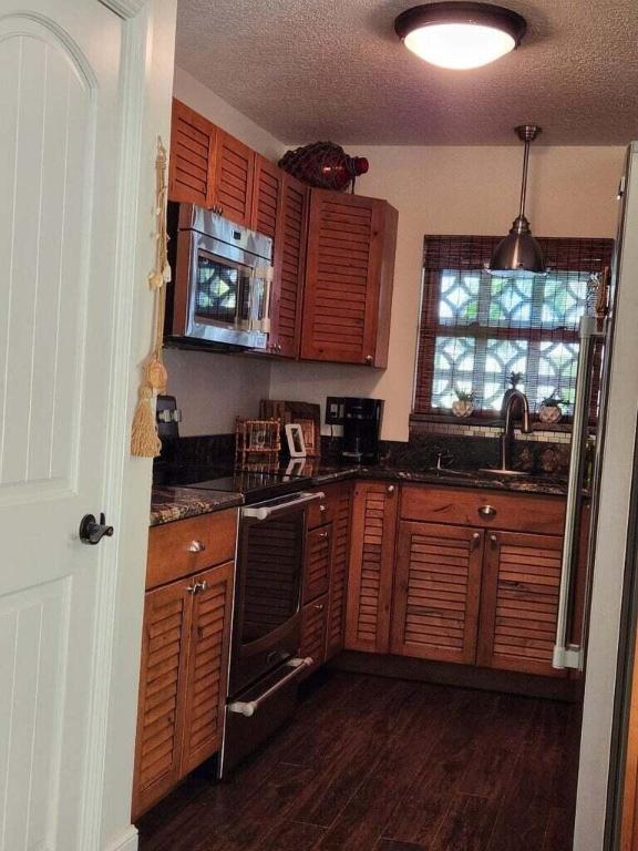 PALM BEACH SHORES - Residential Lease