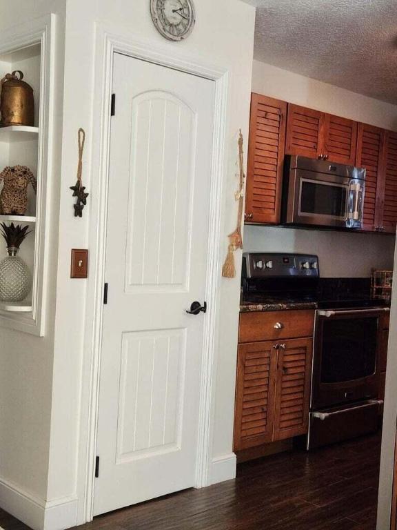 PALM BEACH SHORES - Residential Lease