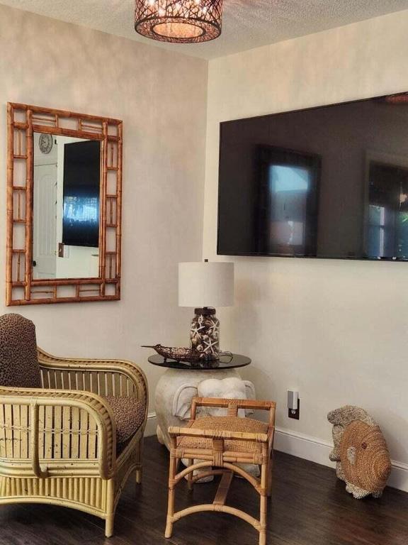 PALM BEACH SHORES - Residential Lease