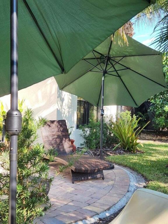 PALM BEACH SHORES - Residential Lease