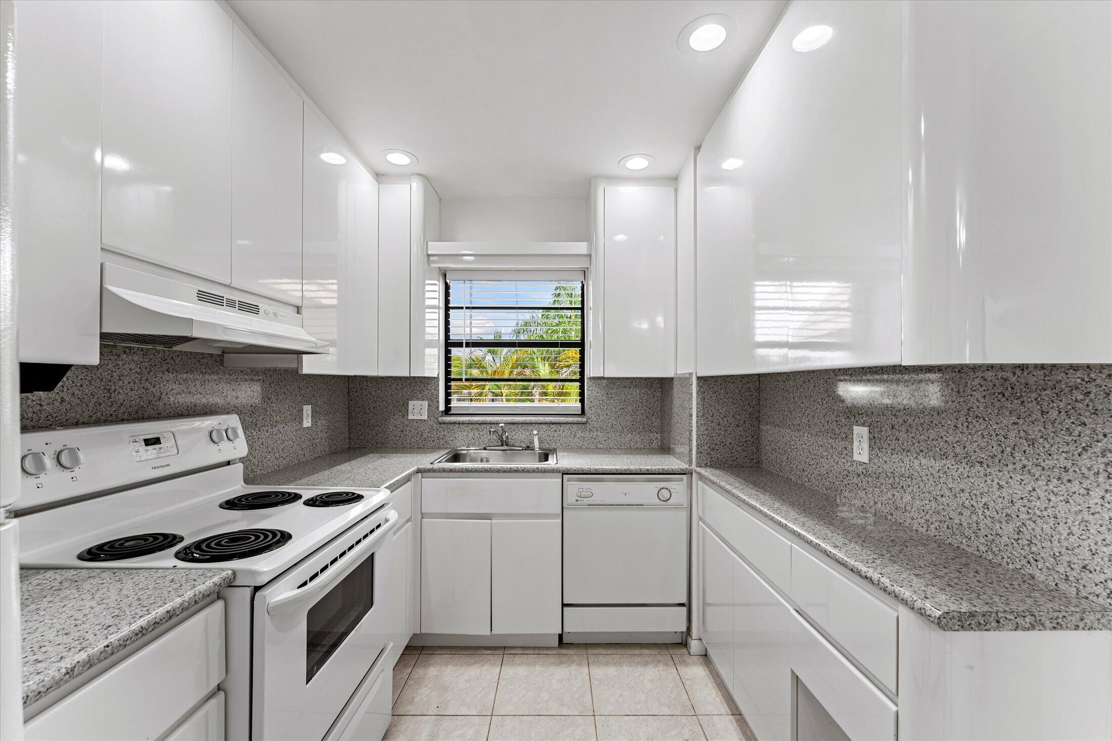 CORONADO AT JACARANDA CONDO - Residential