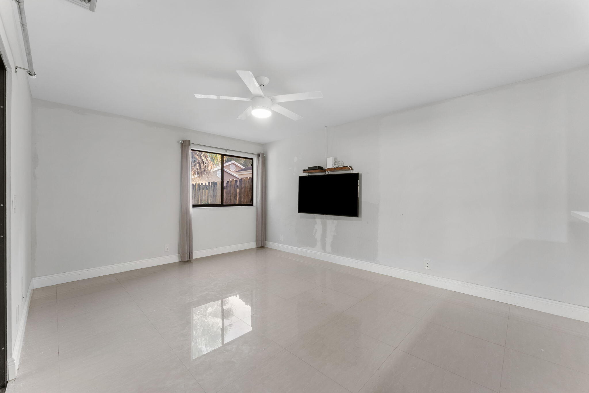 LAKEVIEW HOMES - Residential