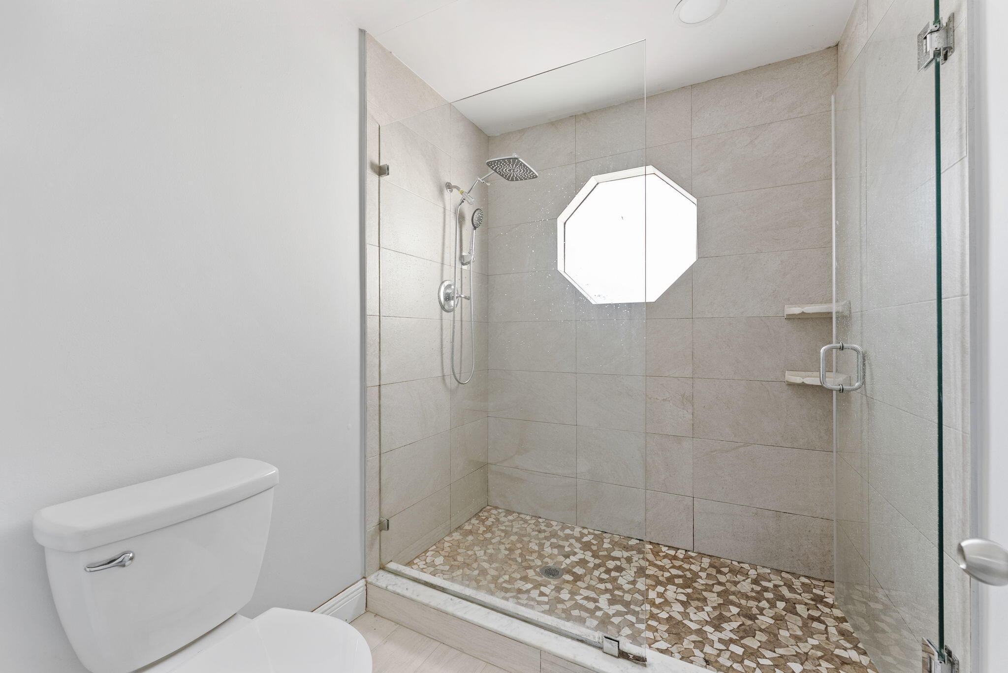 LAKEVIEW HOMES - Residential