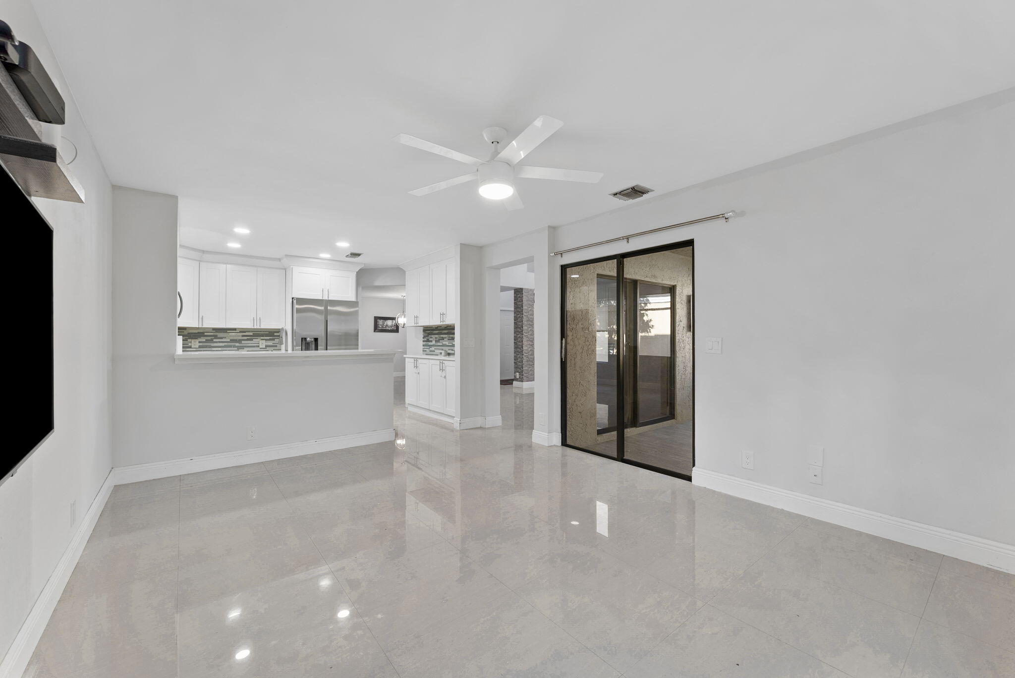 LAKEVIEW HOMES - Residential
