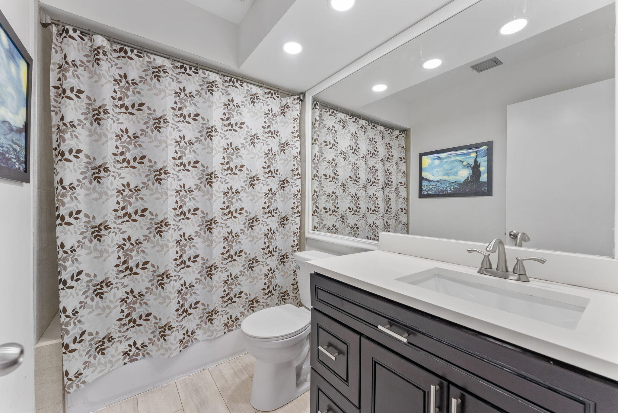 LAKEVIEW HOMES - Residential