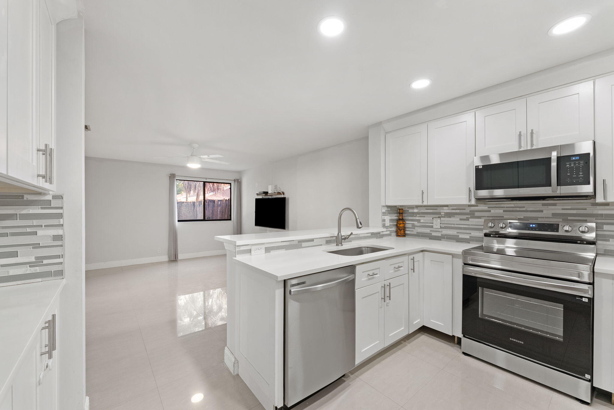 LAKEVIEW HOMES - Residential