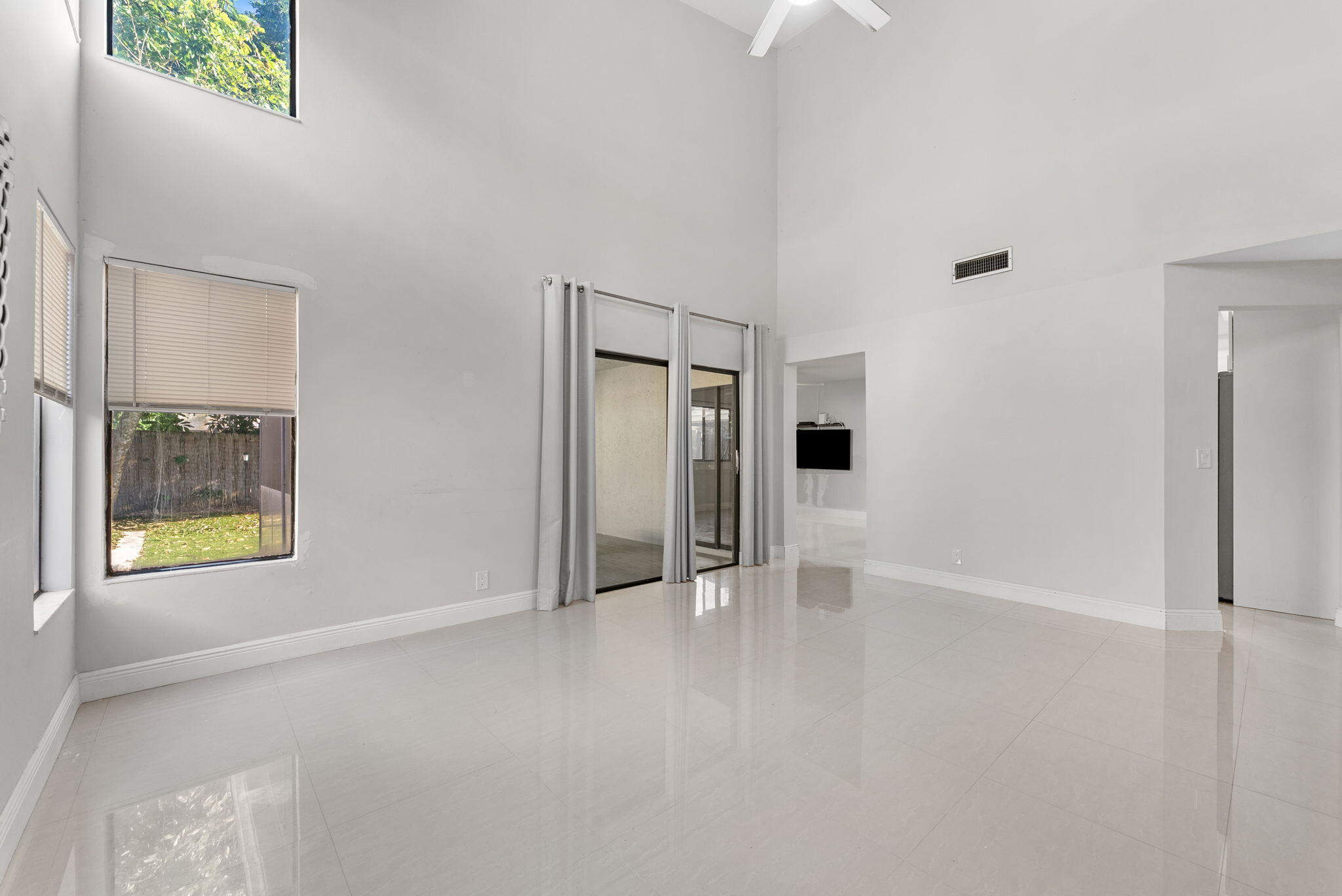 LAKEVIEW HOMES - Residential