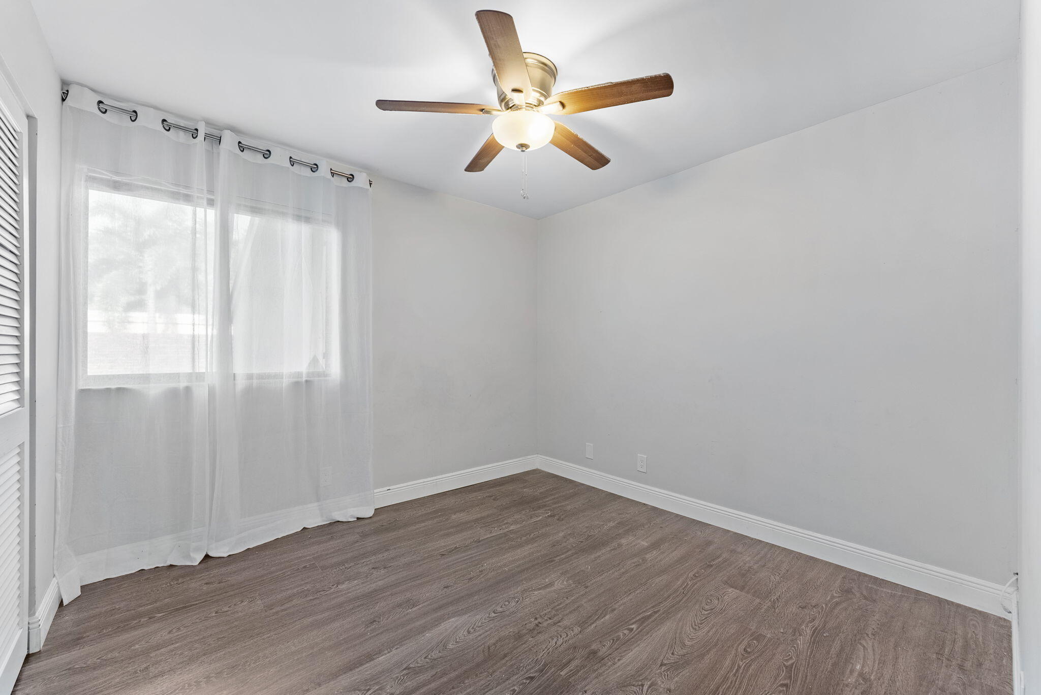 LAKEVIEW HOMES - Residential