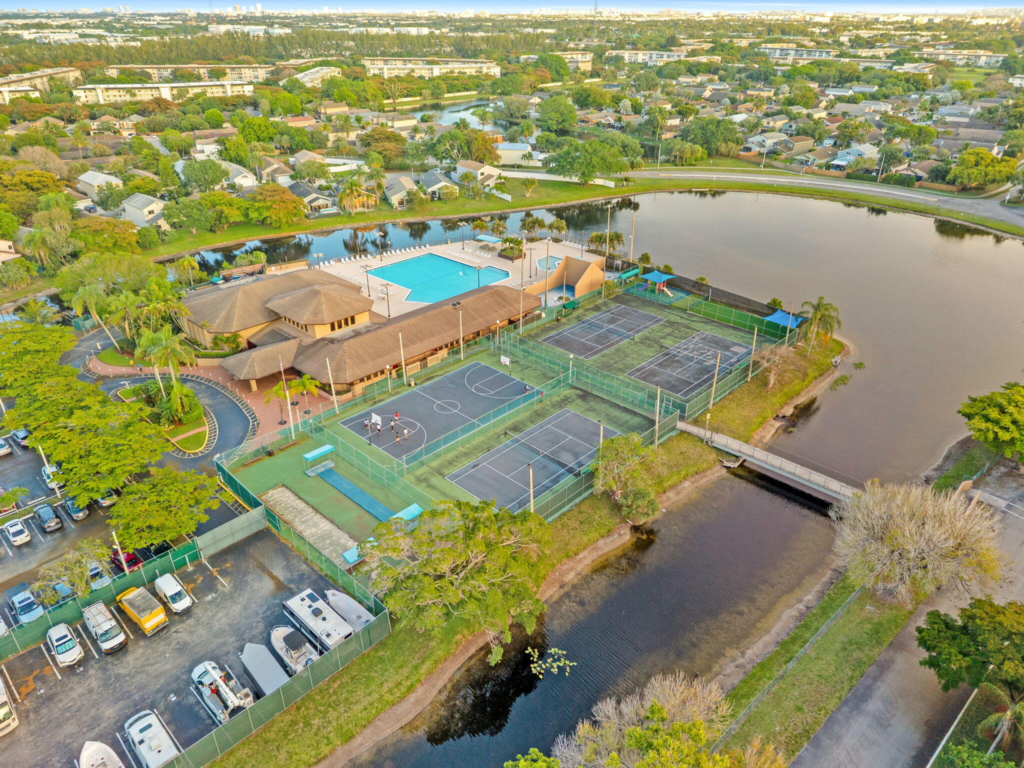 LAKEVIEW HOMES - Residential
