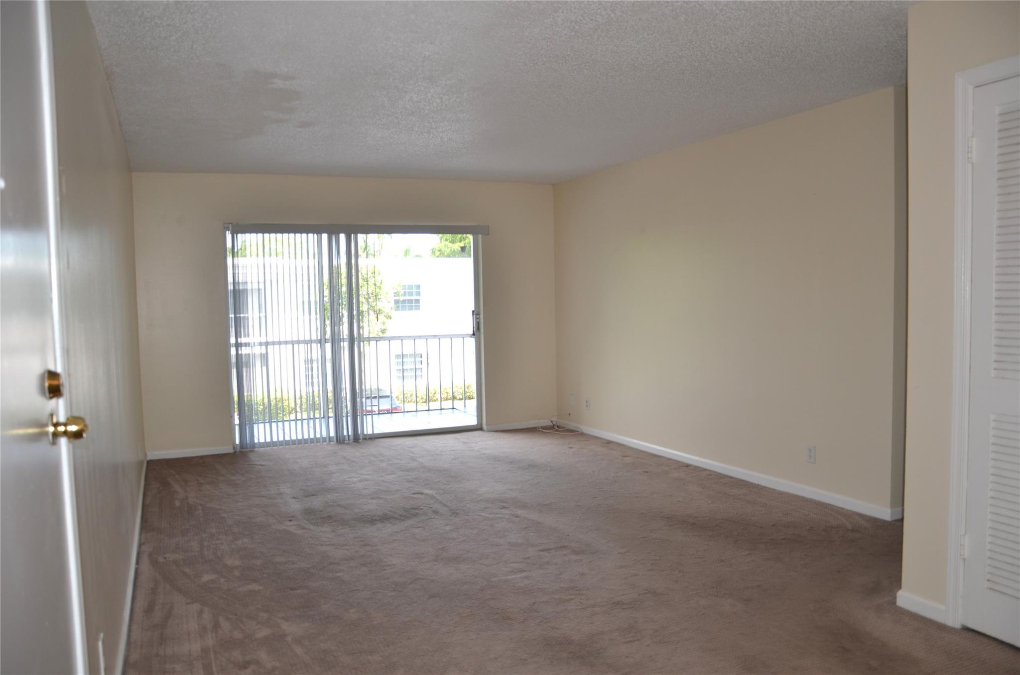 6307 N Bay Club Dr 3