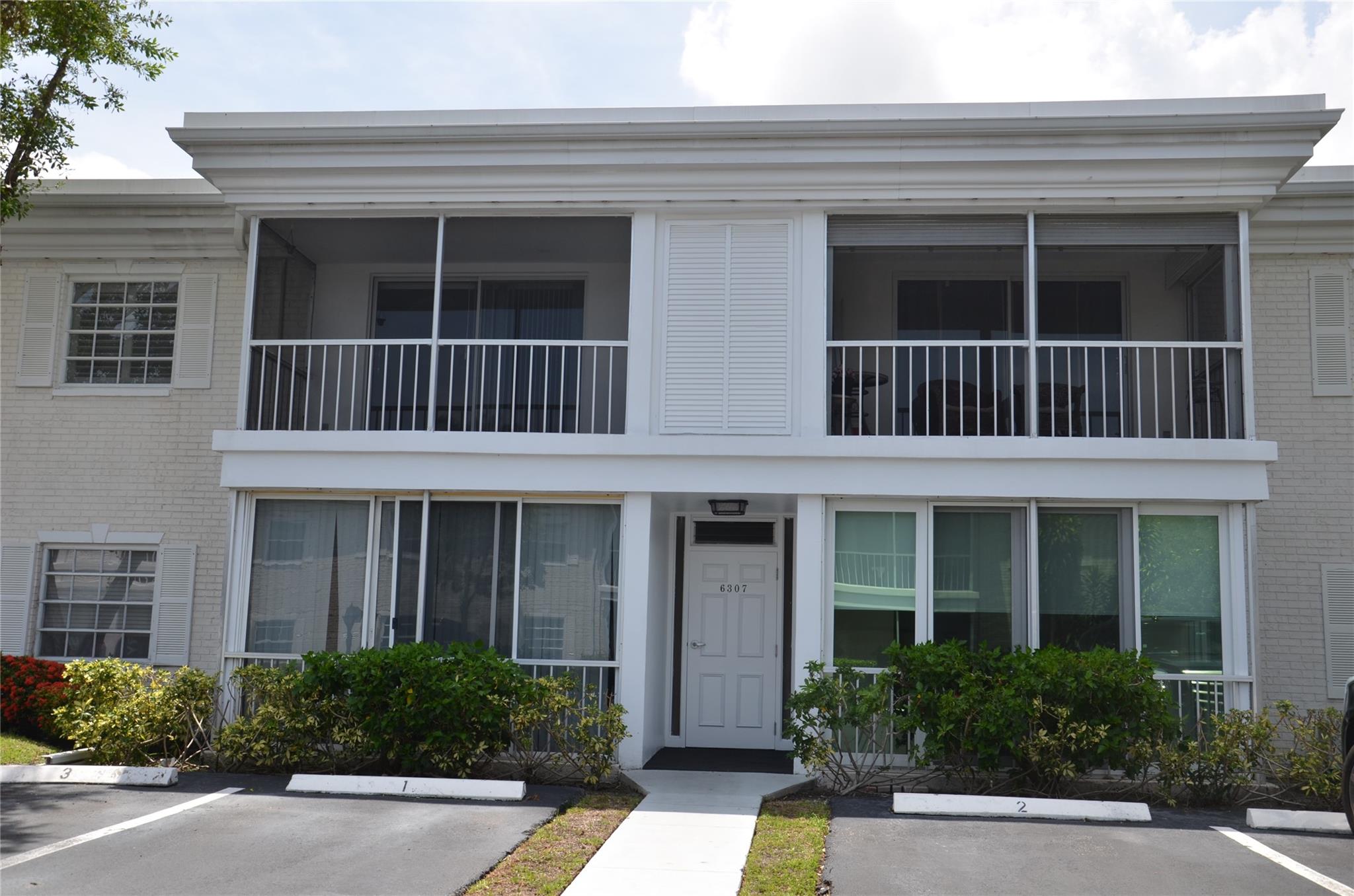6307 N Bay Club Dr 3