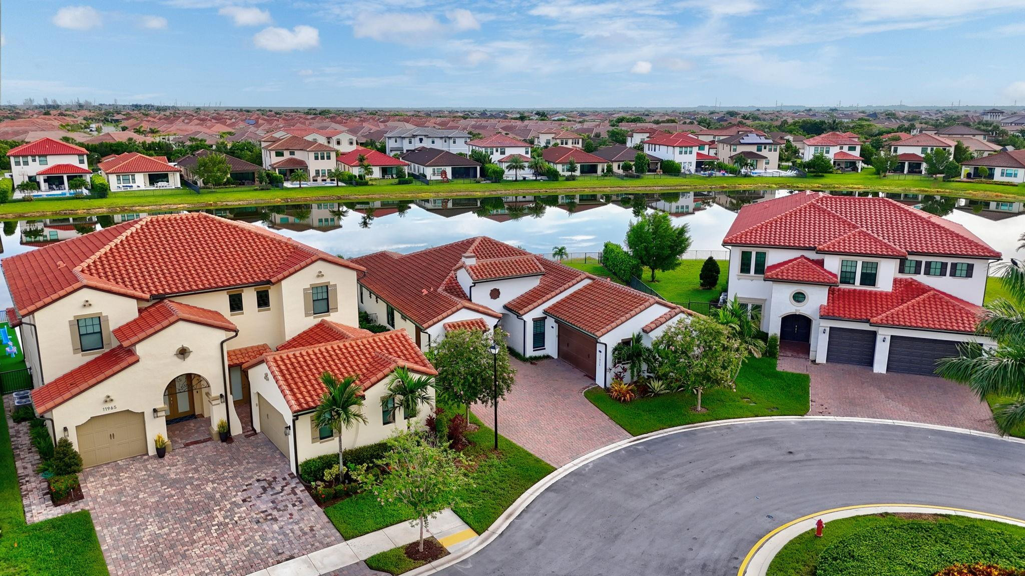 PARKLAND BAY - Residential