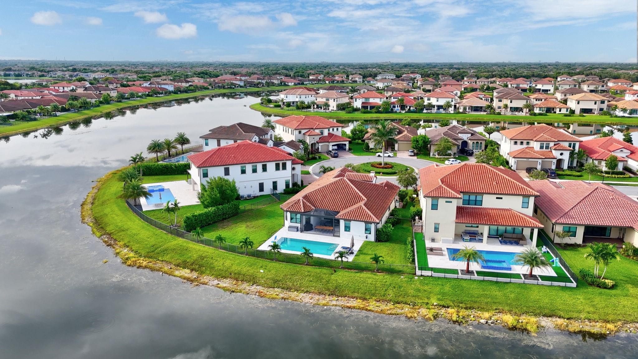 PARKLAND BAY - Residential