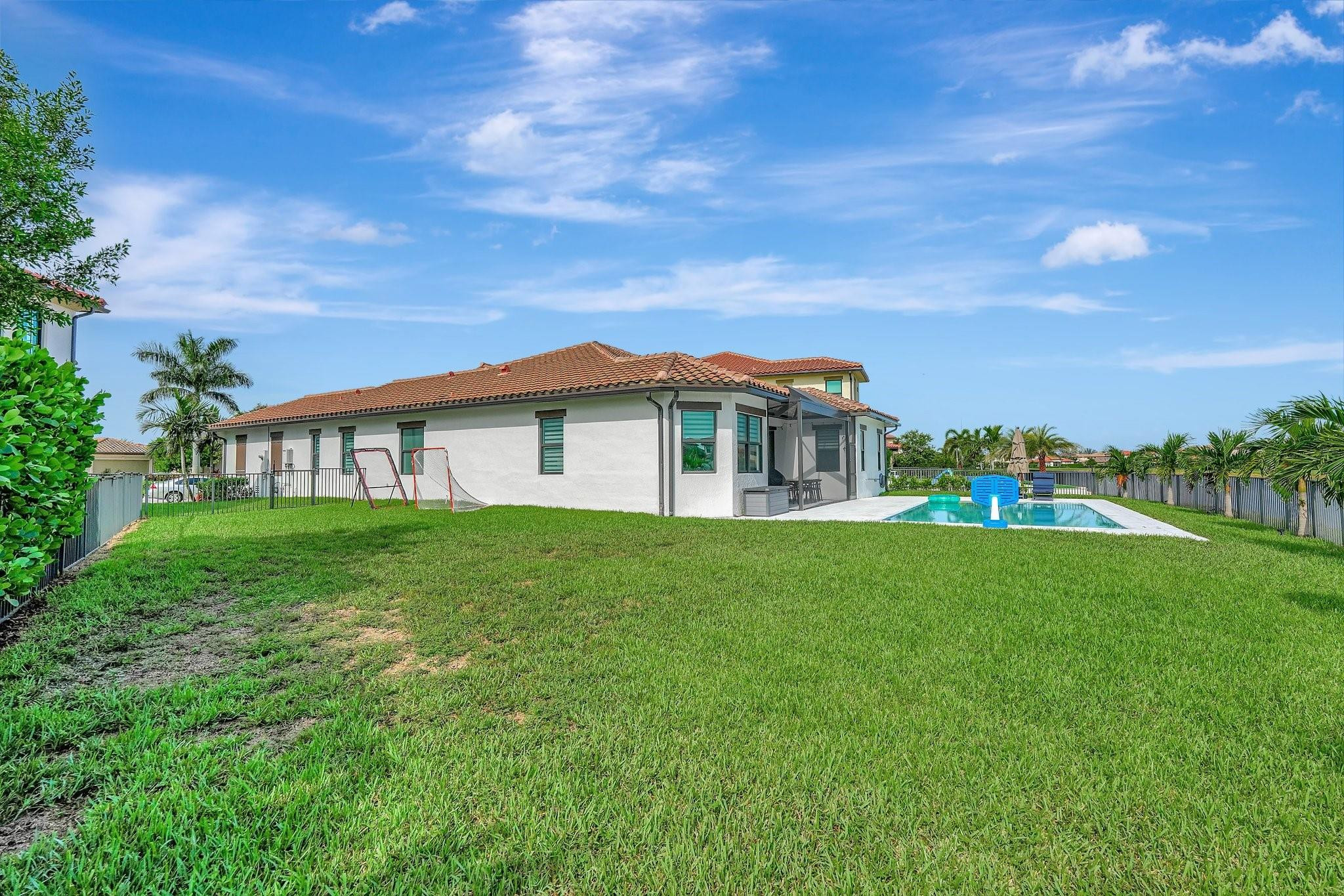 PARKLAND BAY - Residential