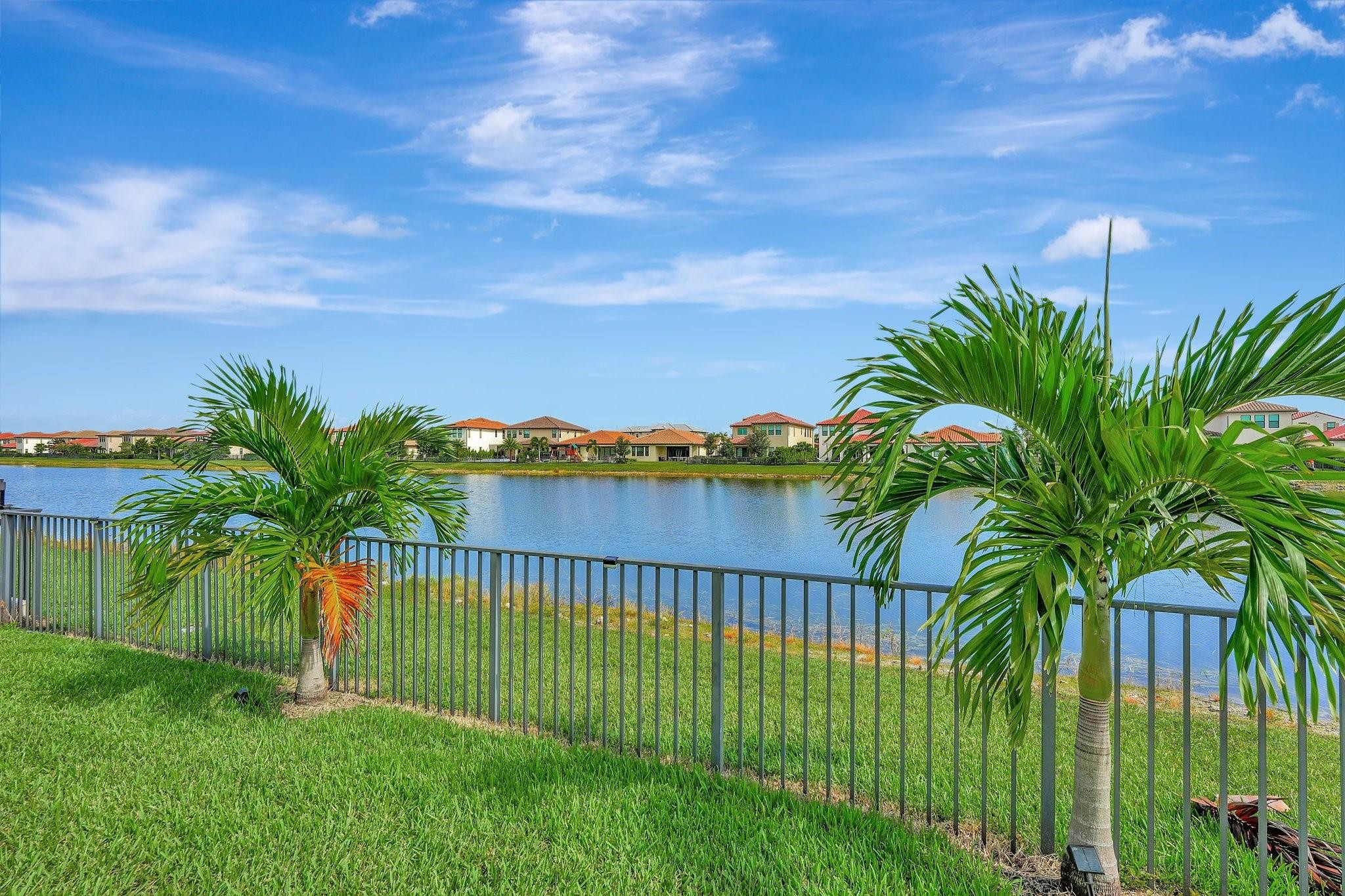 PARKLAND BAY - Residential