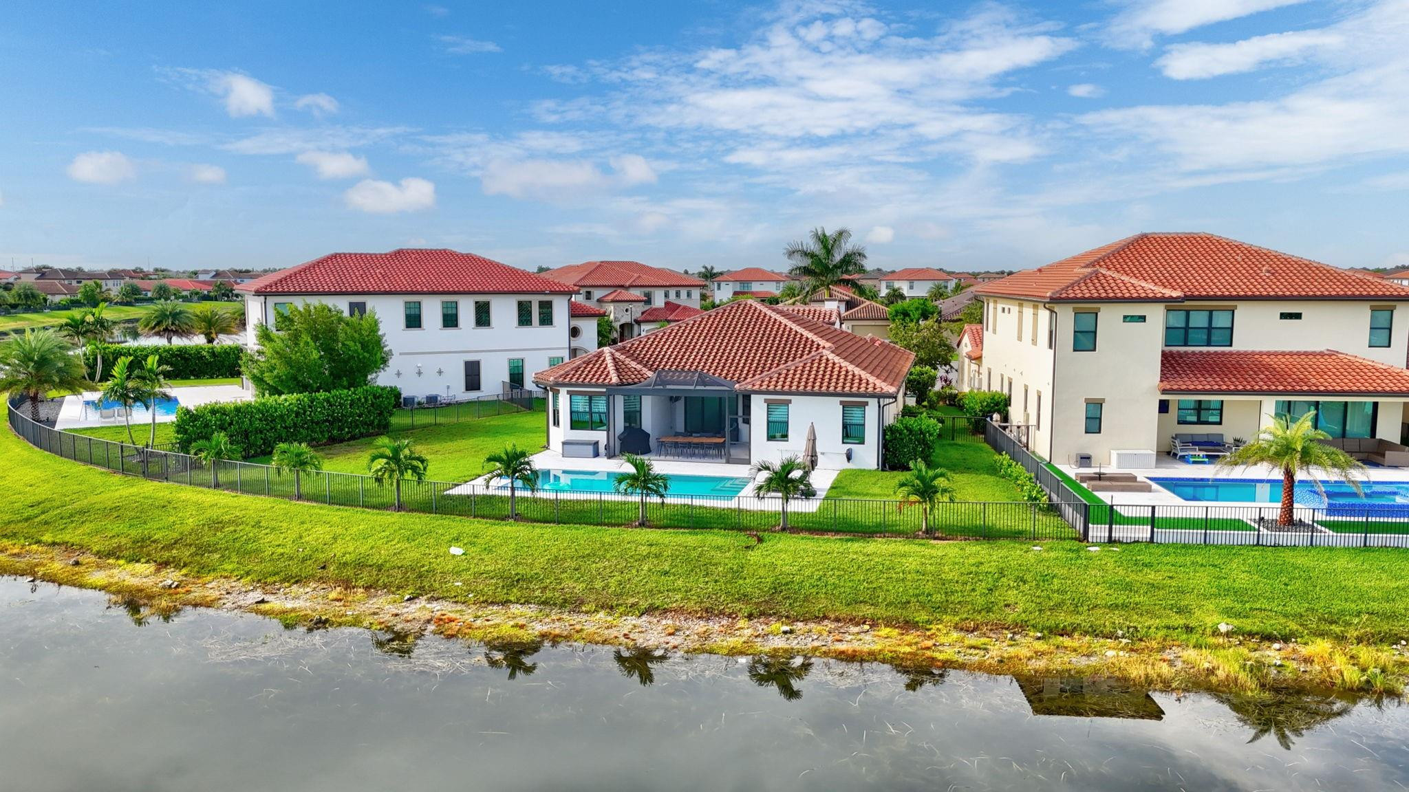 PARKLAND BAY - Residential