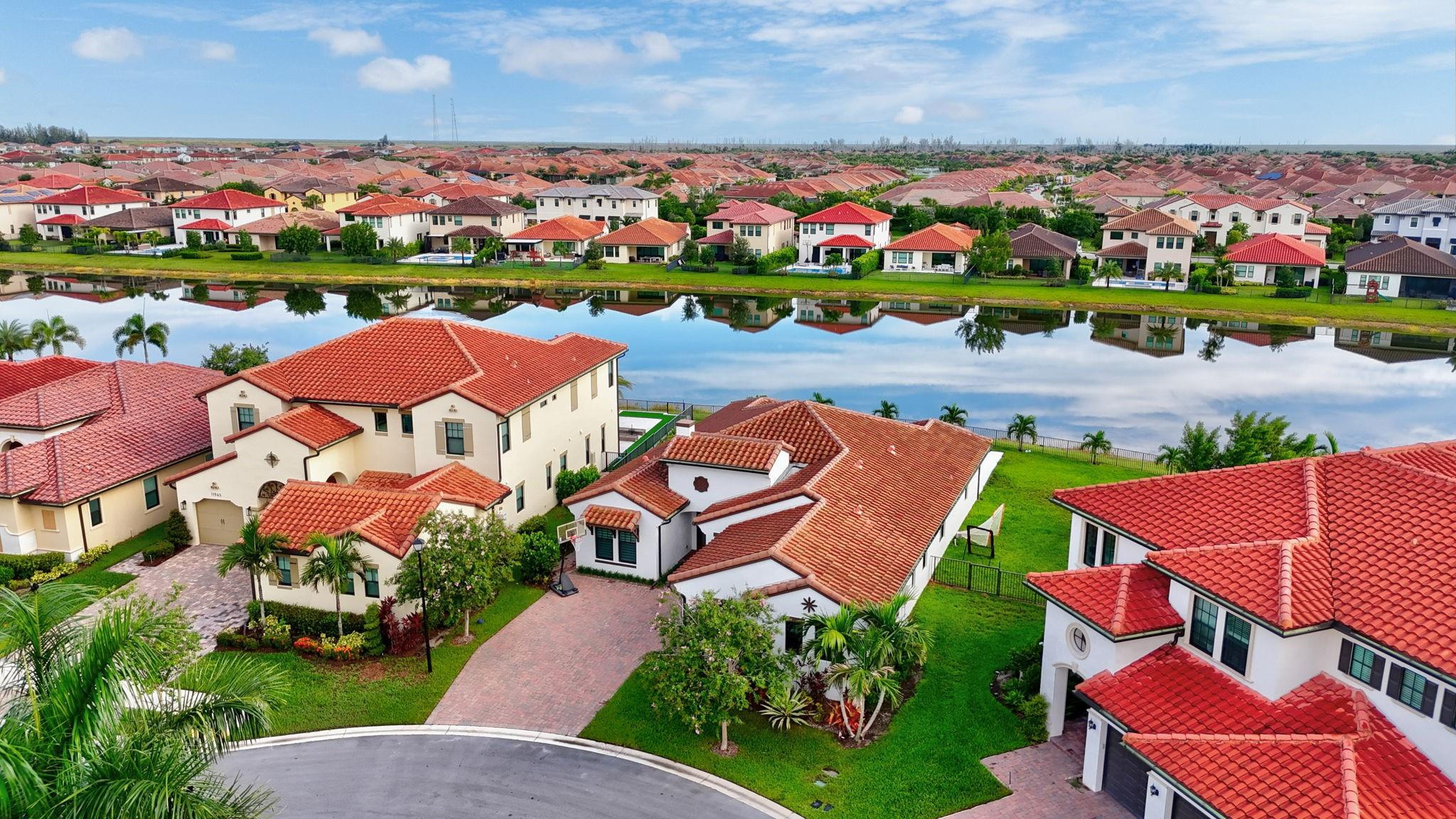 PARKLAND BAY - Residential