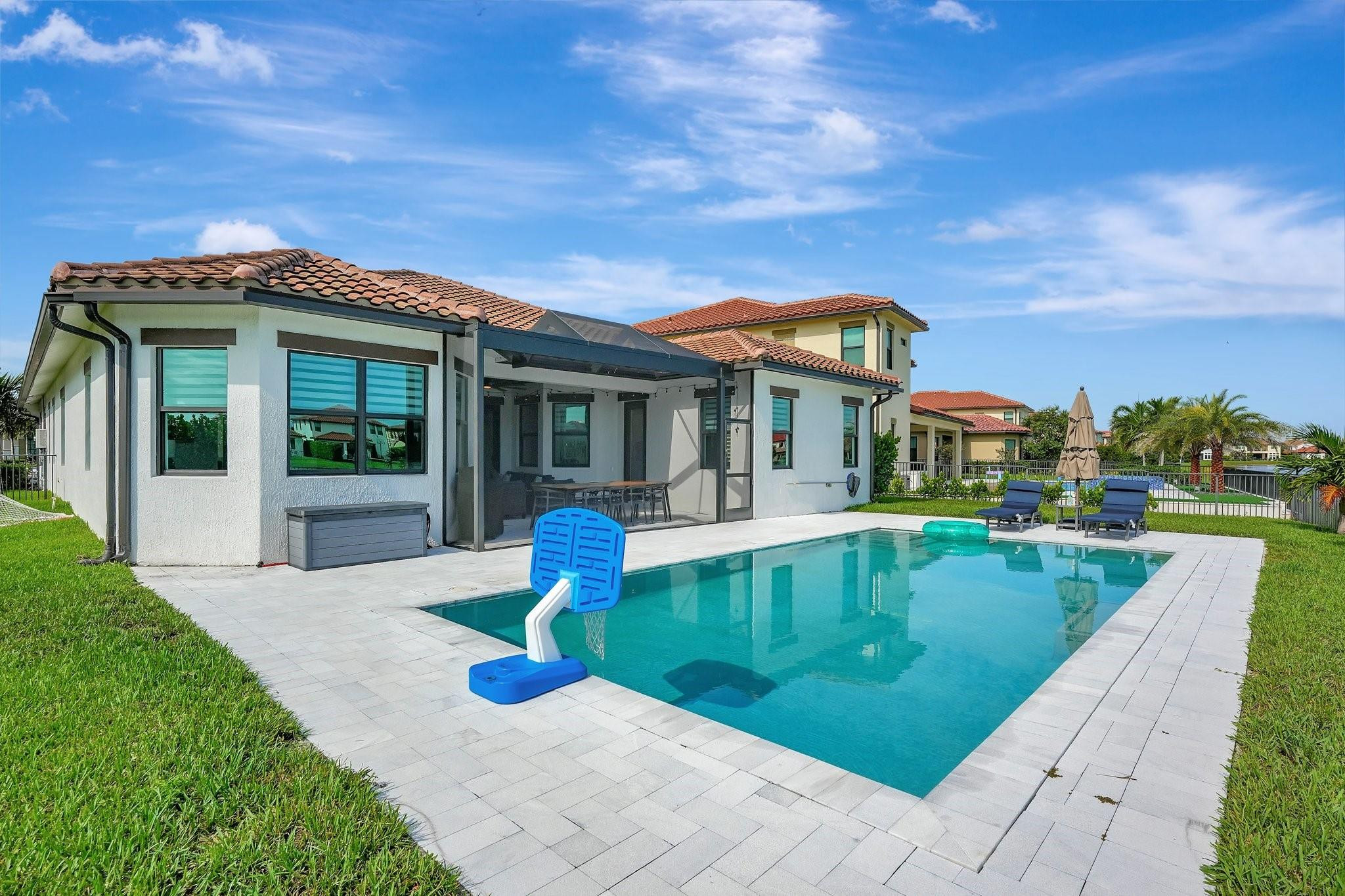 PARKLAND BAY - Residential