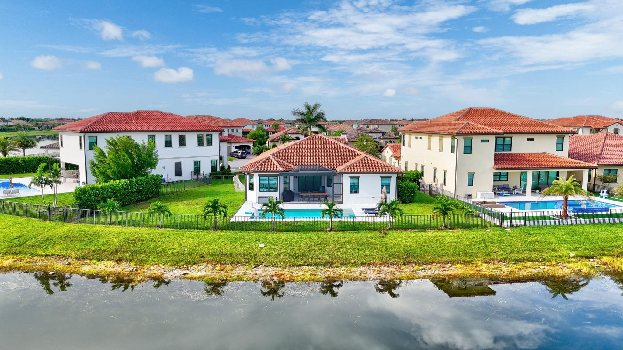 PARKLAND BAY - Residential