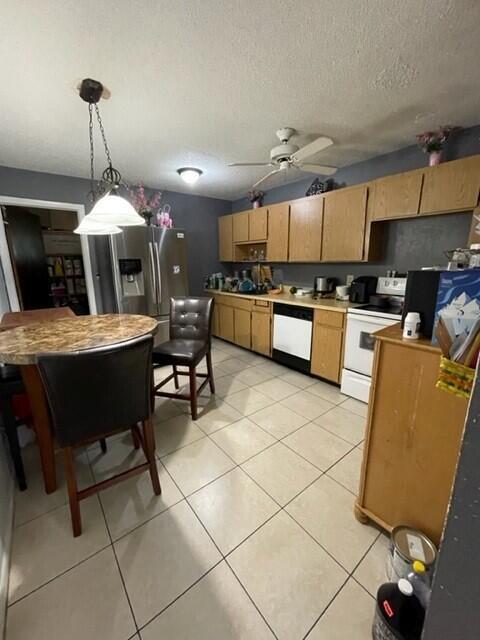 ROYAL PALM ESTATES IN PB22P04 - Residential Income