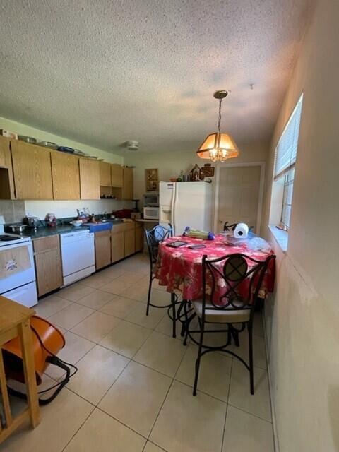 ROYAL PALM ESTATES IN PB22P04 - Residential Income