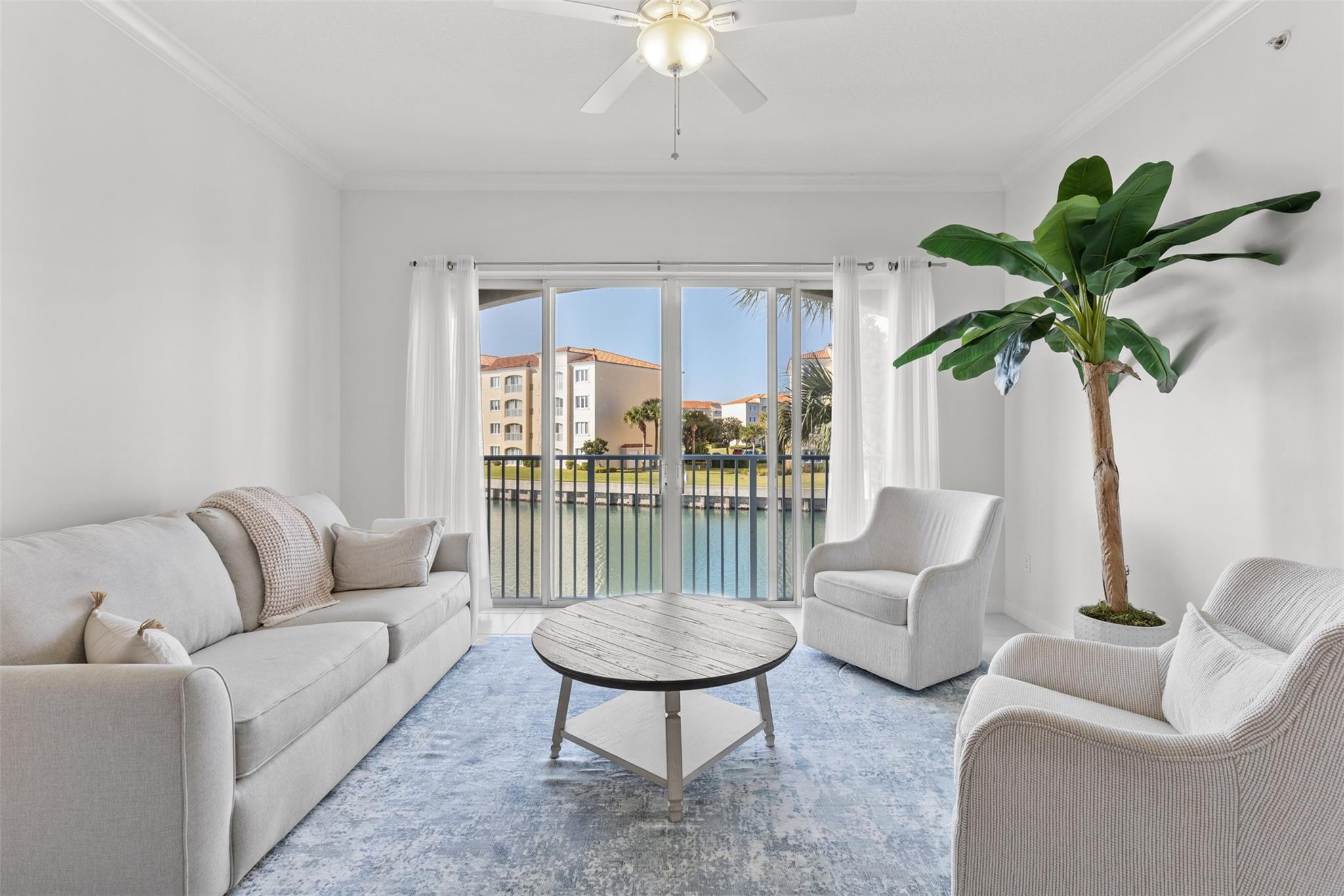 18 Harbour Isle Drive 203