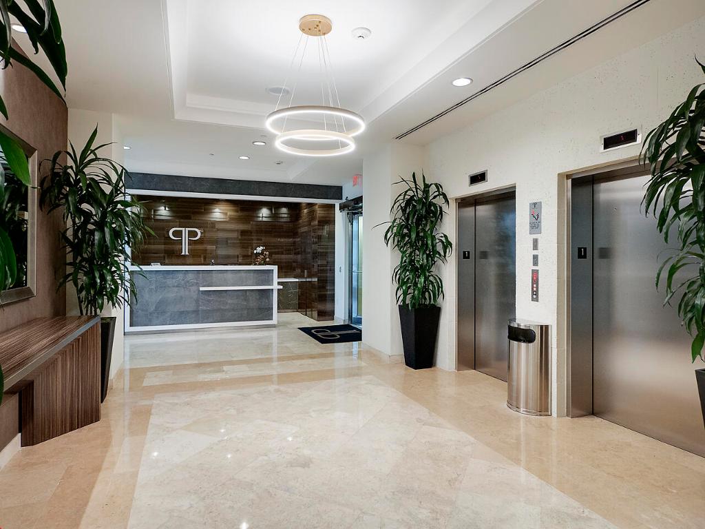 PALMETTO PLACE CONDO - Residential Lease