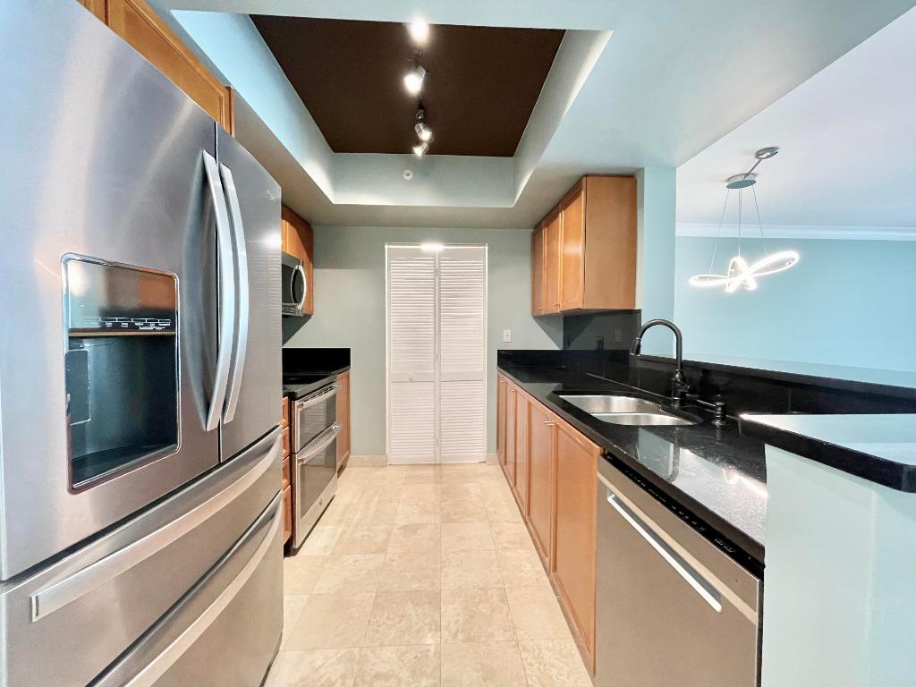 PALMETTO PLACE CONDO - Residential Lease