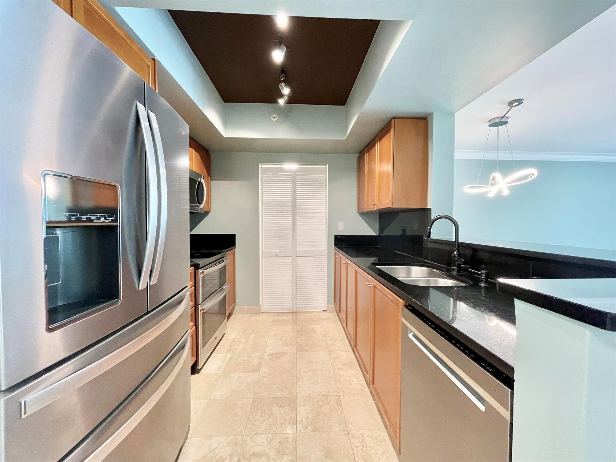 PALMETTO PLACE CONDO - Residential Lease