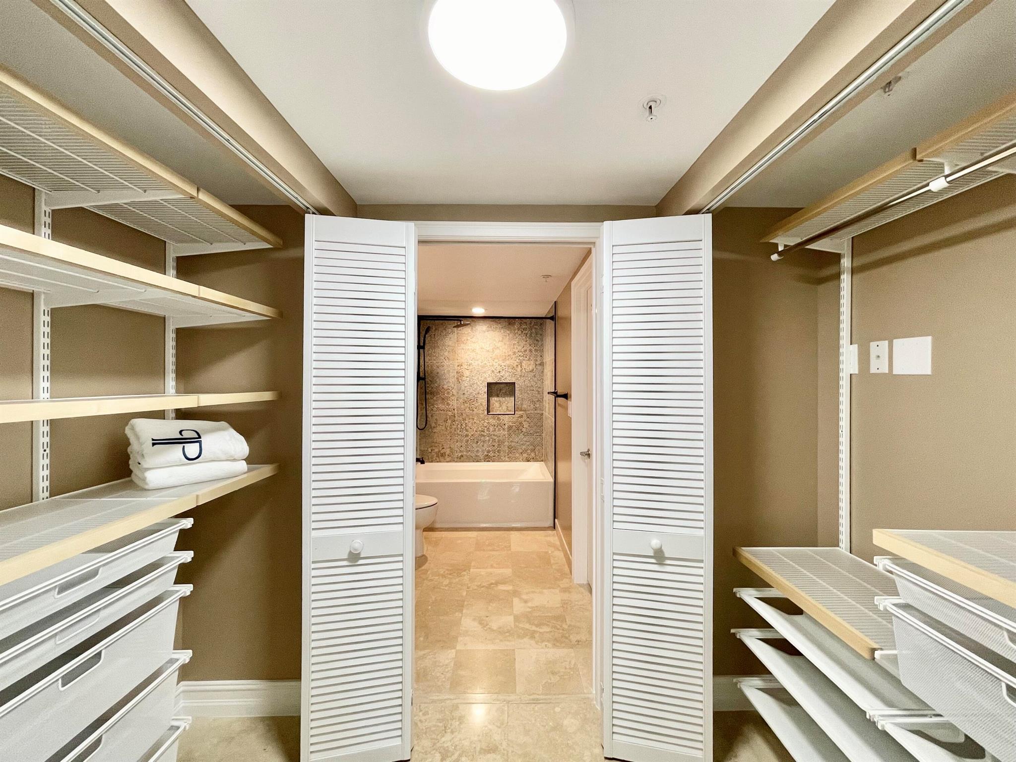 PALMETTO PLACE CONDO - Residential Lease