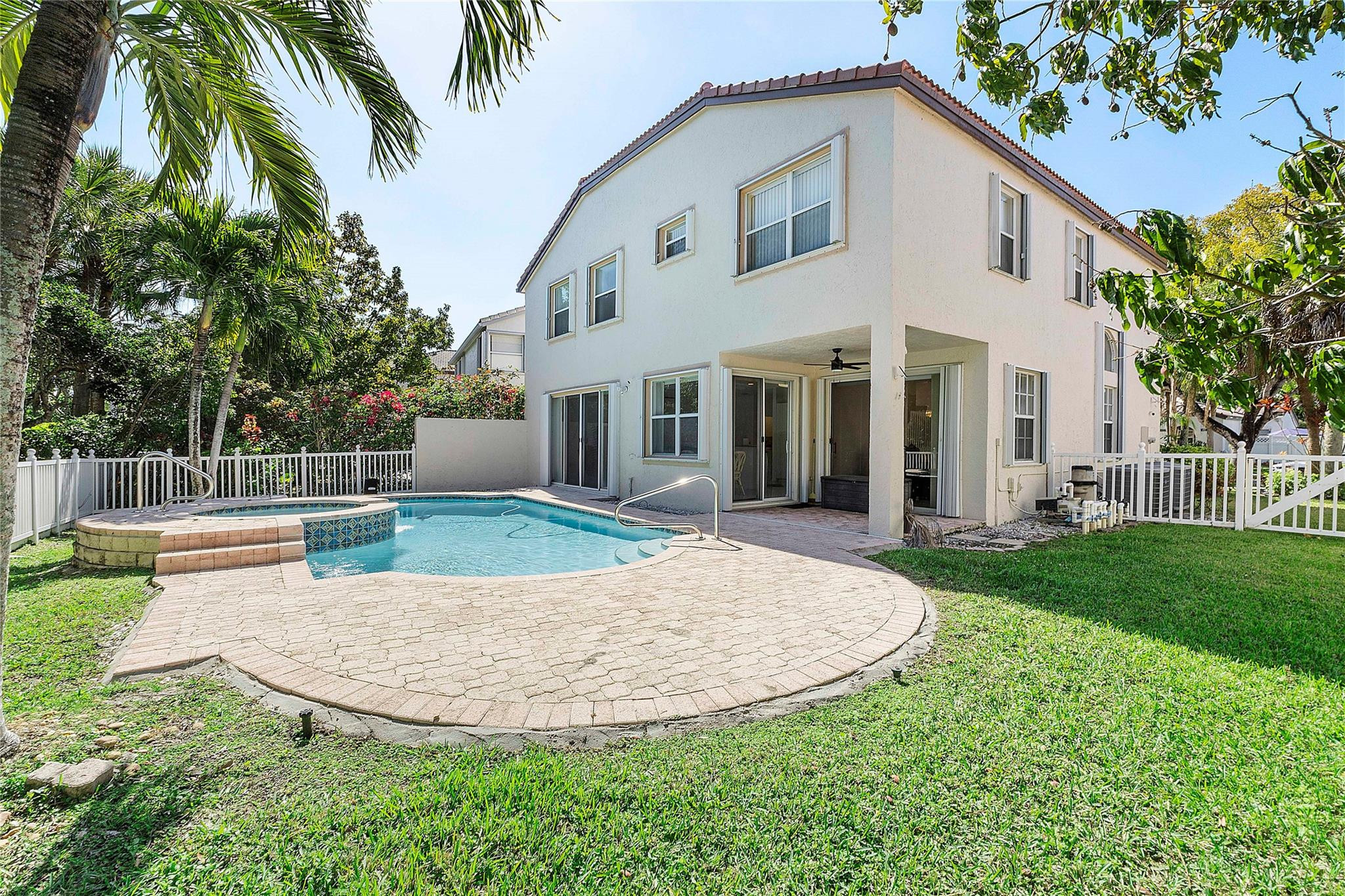 TOWNGATE - Residential Lease