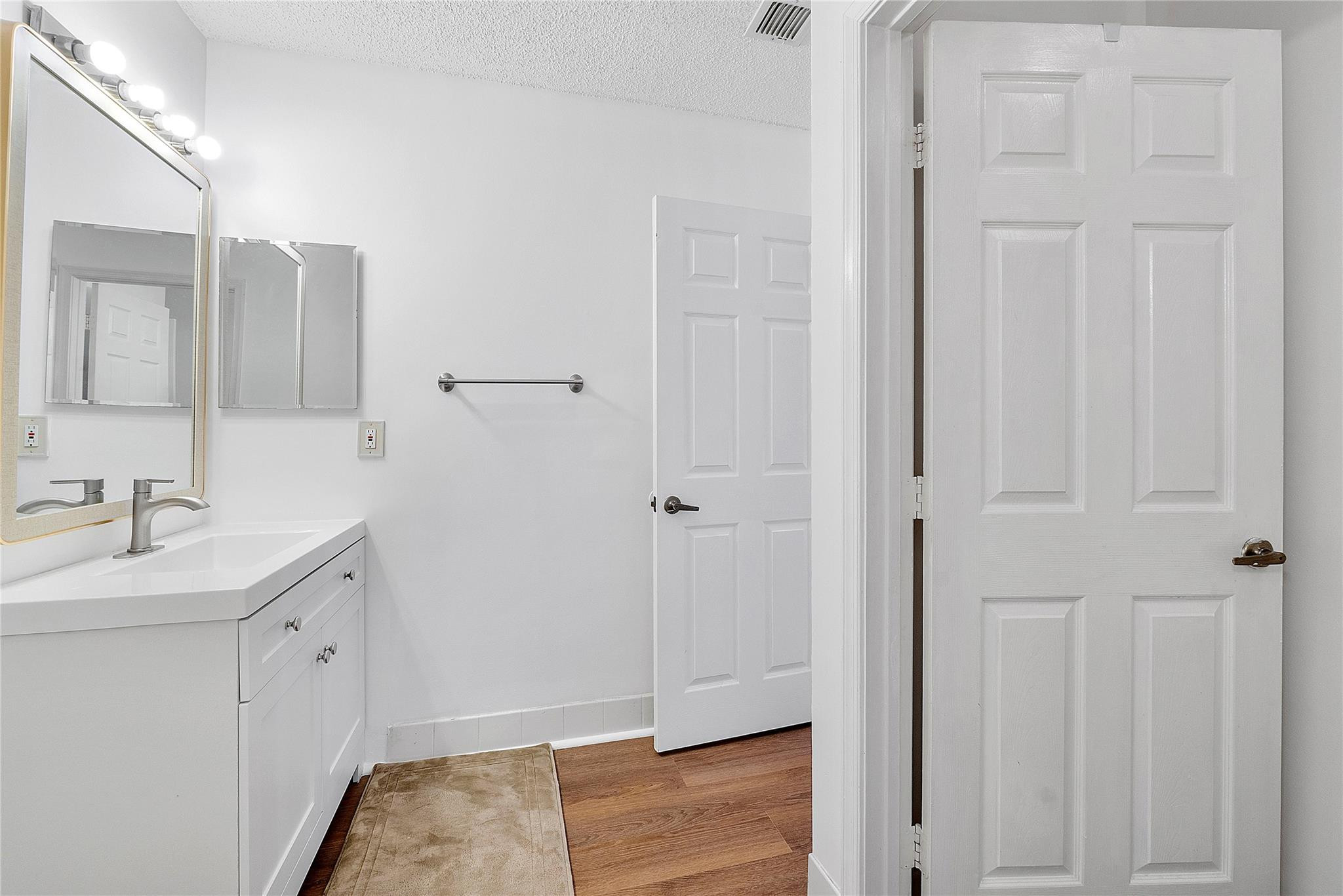 TOWNGATE - Residential Lease