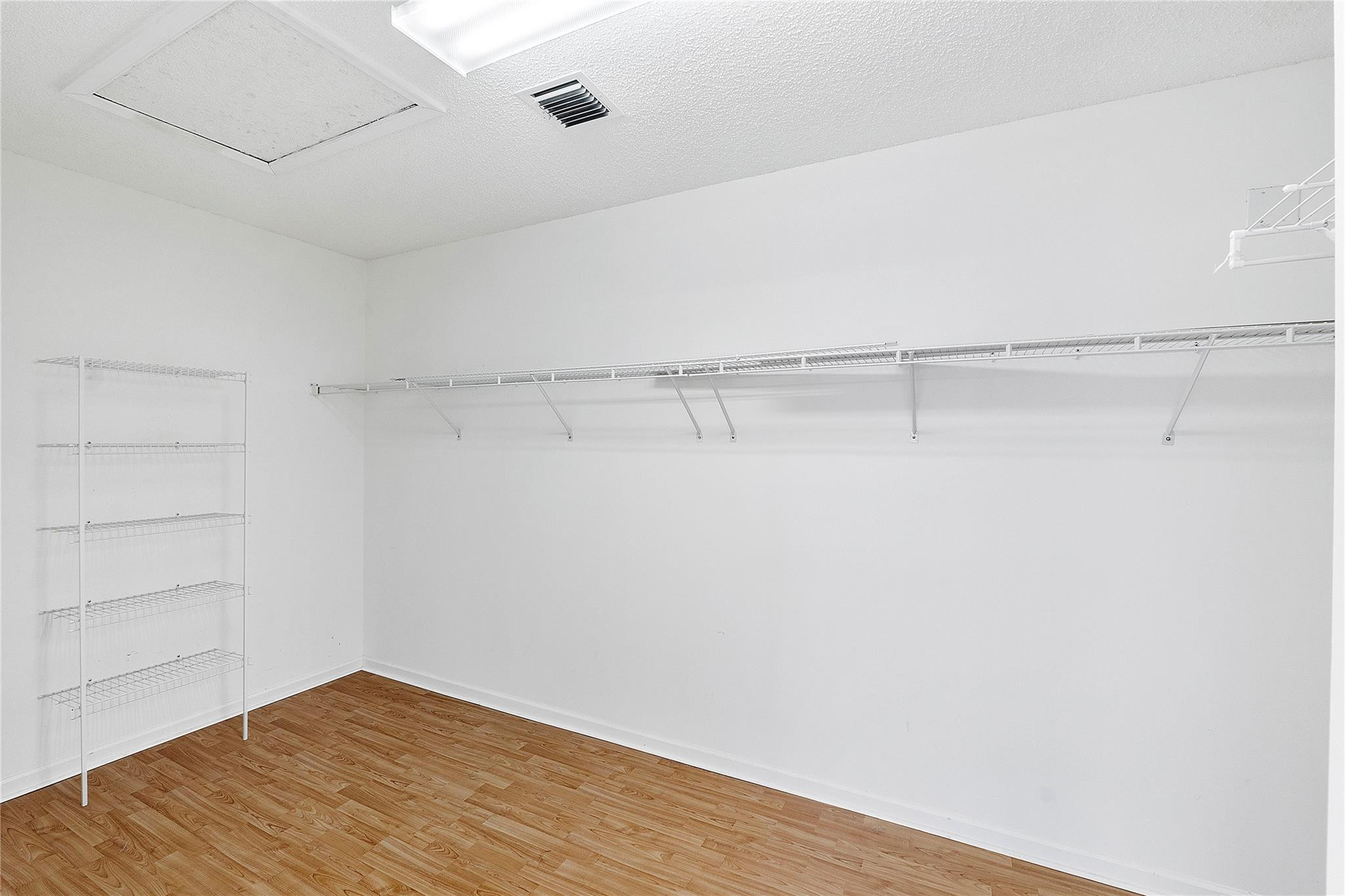 TOWNGATE - Residential Lease