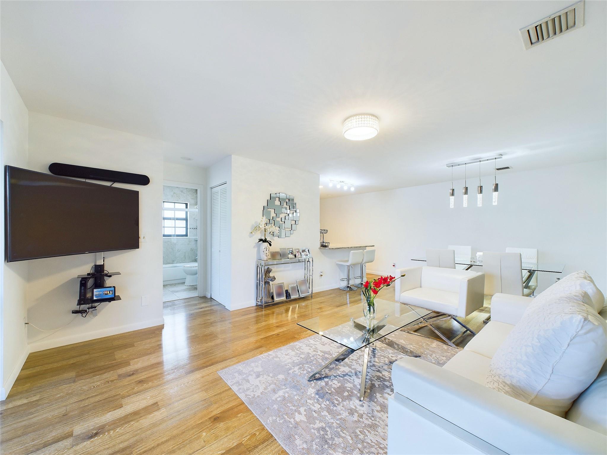 Grenadier Lakes At Welleb - Residential Lease