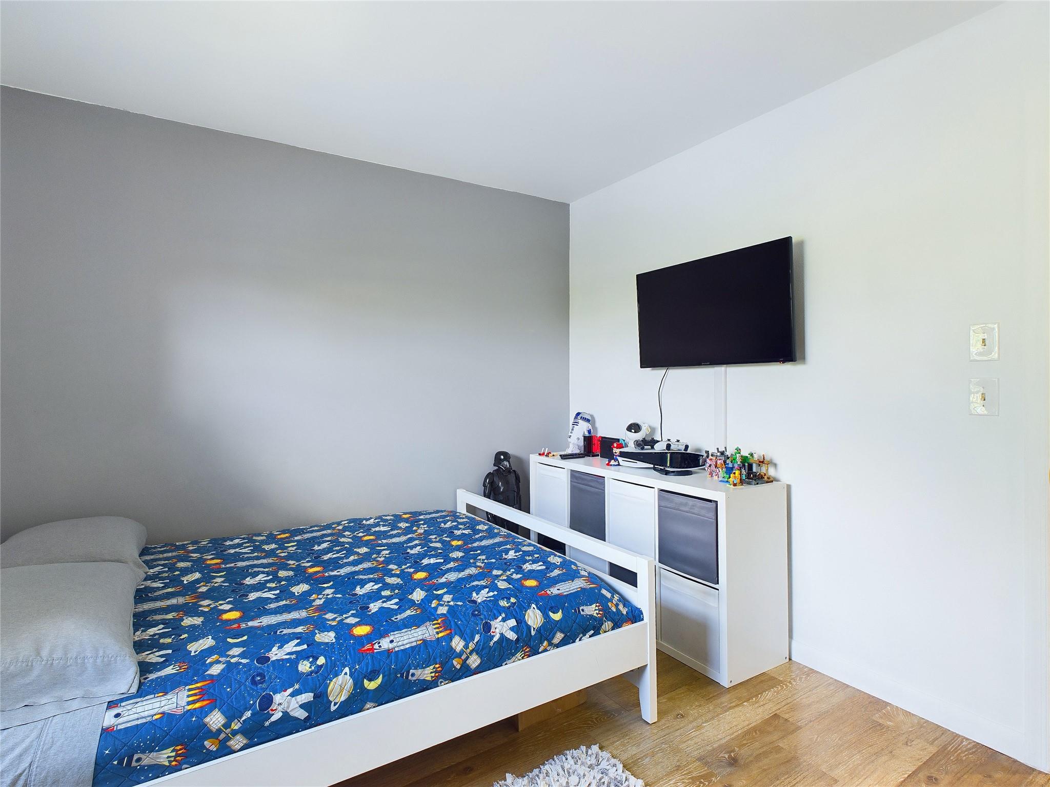 Grenadier Lakes At Welleb - Residential Lease