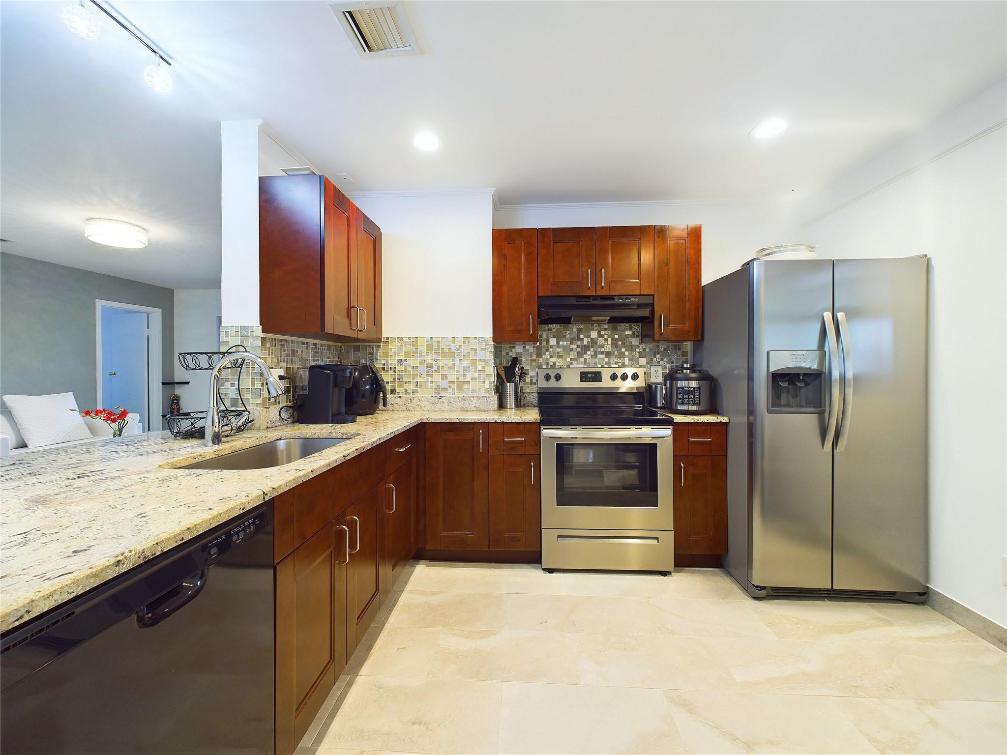 Grenadier Lakes At Welleb - Residential Lease