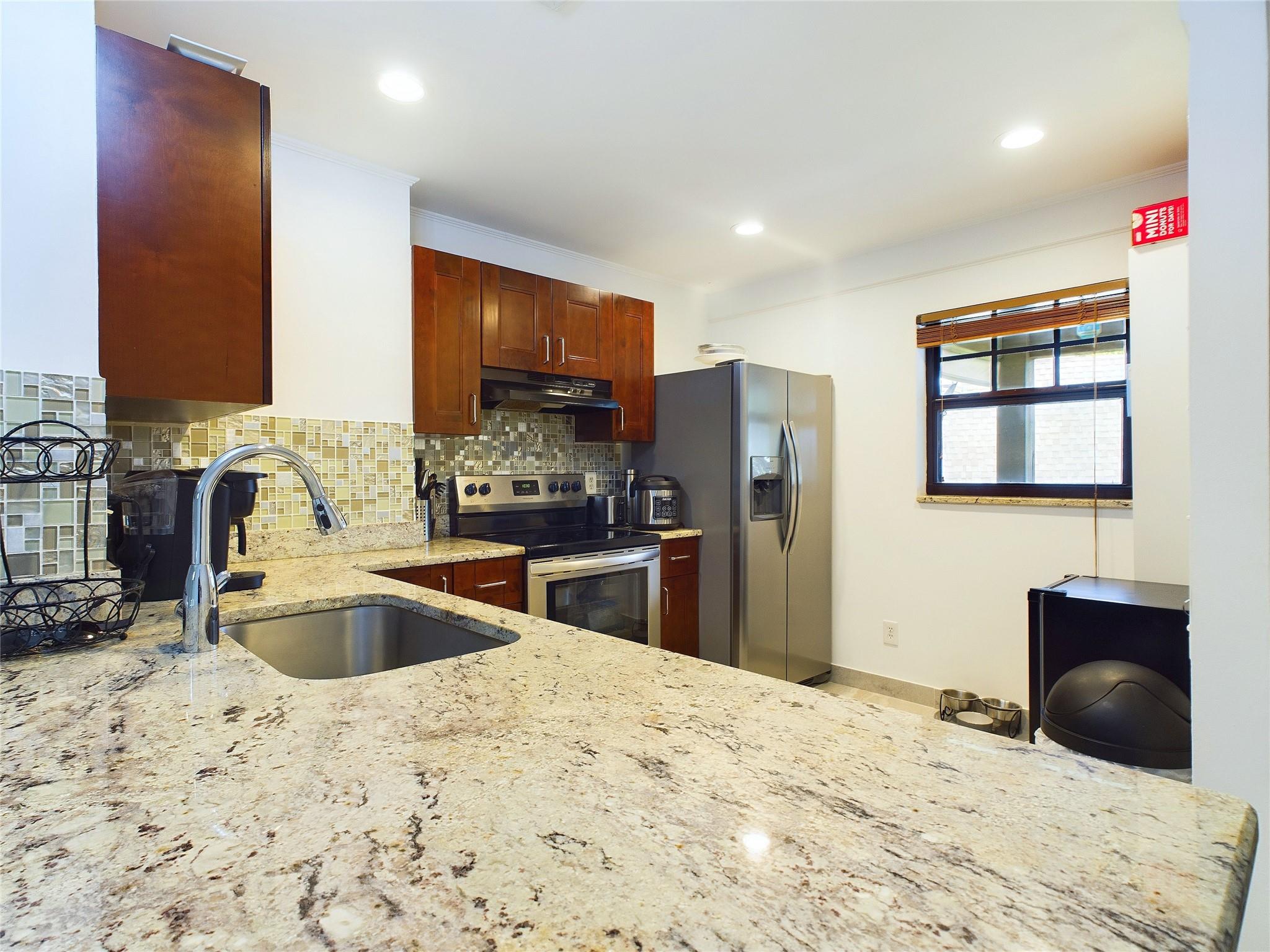 Grenadier Lakes At Welleb - Residential Lease