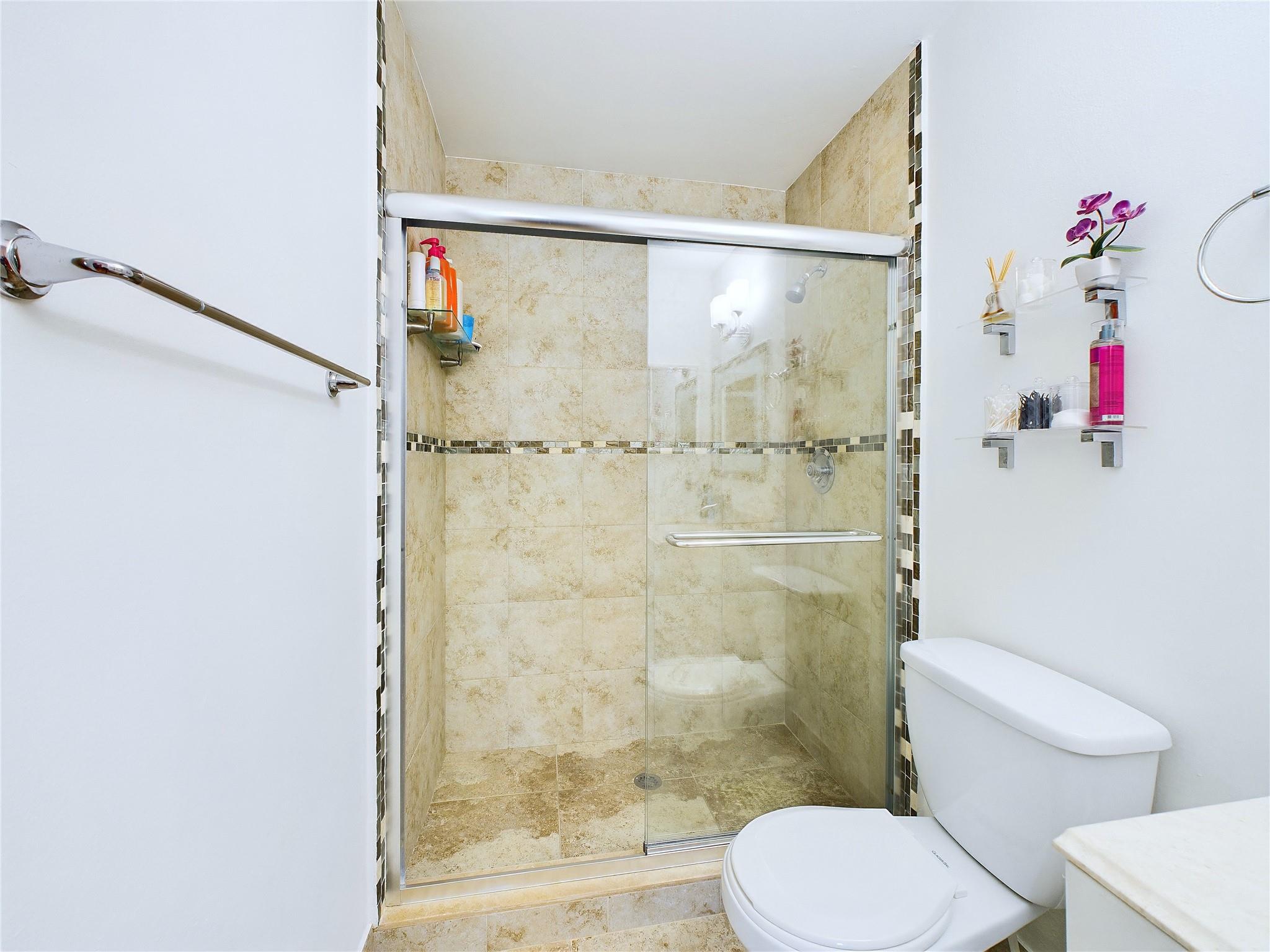 Grenadier Lakes At Welleb - Residential Lease