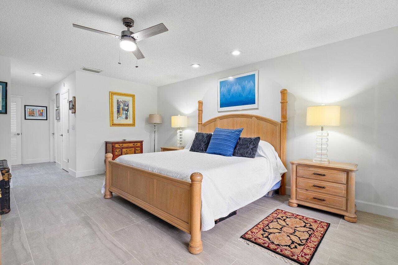 CAMBRIDGE I & II AT HUNTERS RUN CONDO - Residential