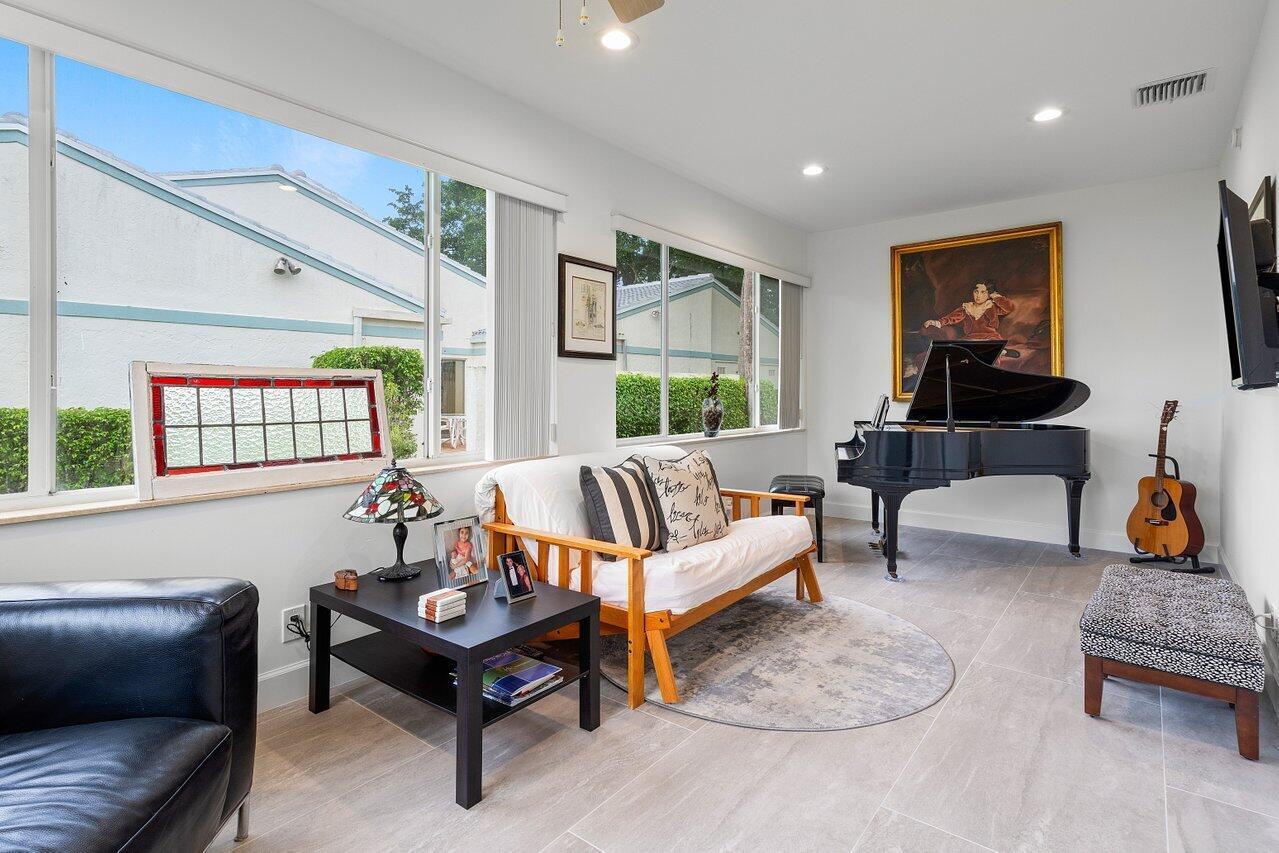 CAMBRIDGE I & II AT HUNTERS RUN CONDO - Residential