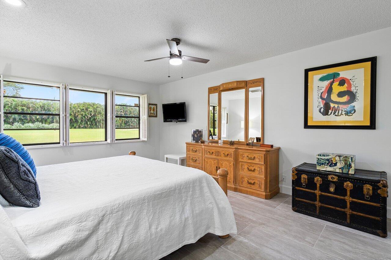 CAMBRIDGE I & II AT HUNTERS RUN CONDO - Residential