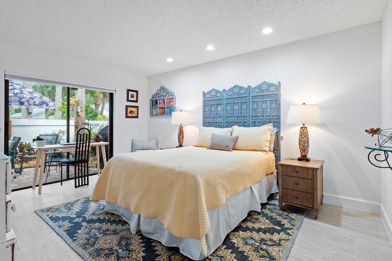 CAMBRIDGE I & II AT HUNTERS RUN CONDO - Residential